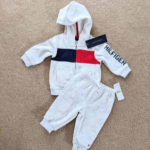 Tommy Hilfiger 2-Peice Hoodie & Joggers Set